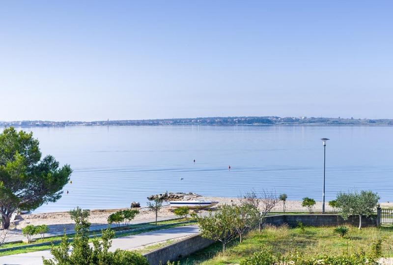 Apartment Nin - Vrsi At The Beach المظهر الخارجي الصورة