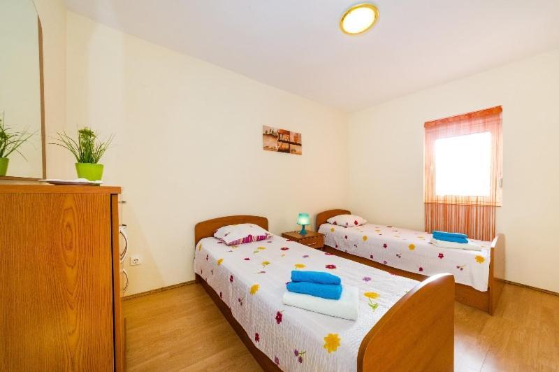 Apartment Nin - Vrsi At The Beach المظهر الخارجي الصورة