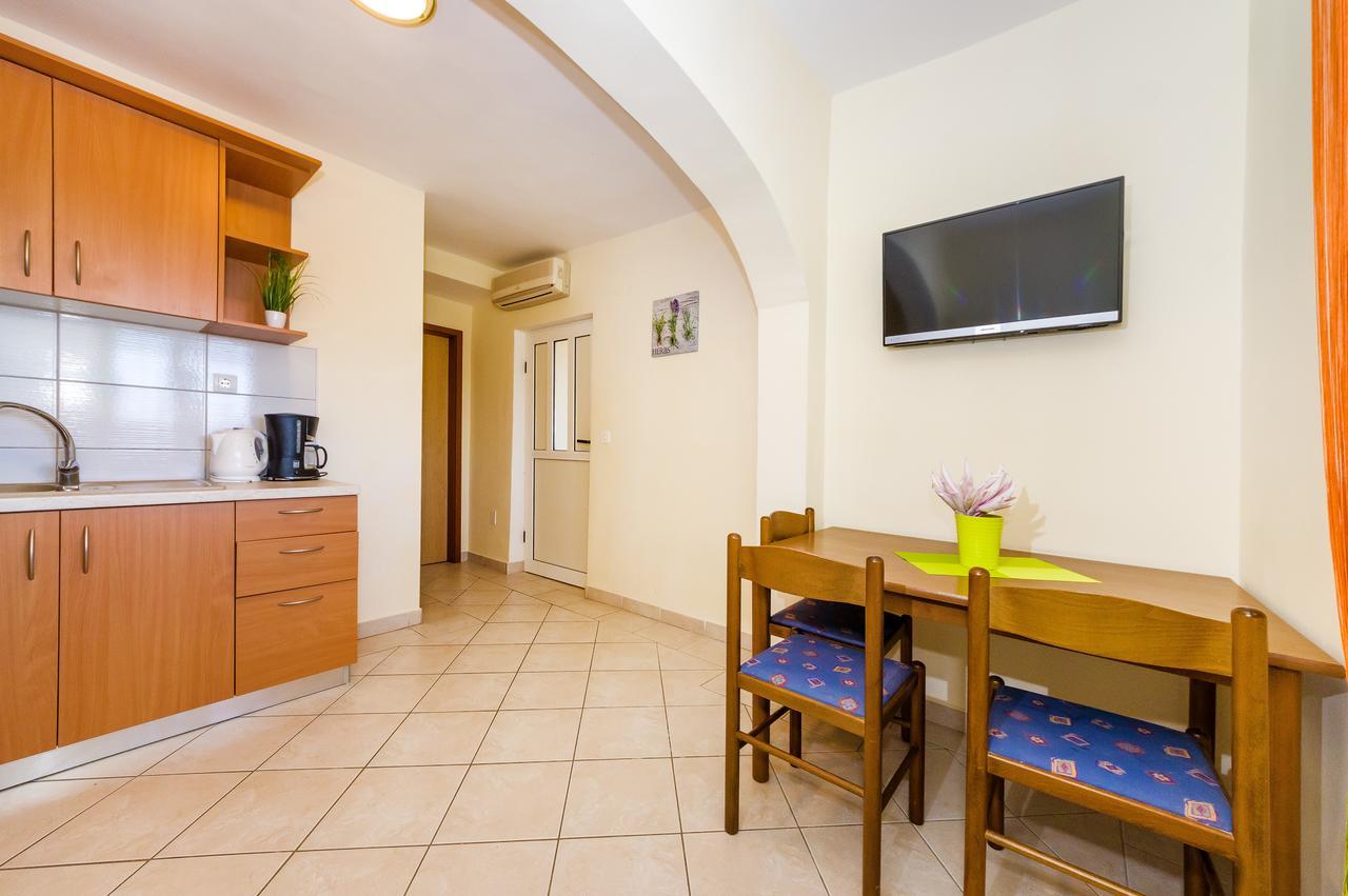 Apartment Nin - Vrsi At The Beach المظهر الخارجي الصورة