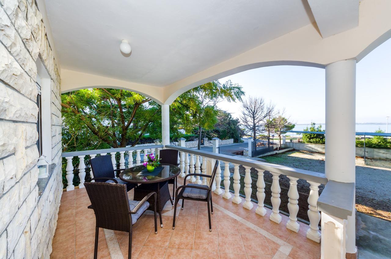Apartment Nin - Vrsi At The Beach المظهر الخارجي الصورة